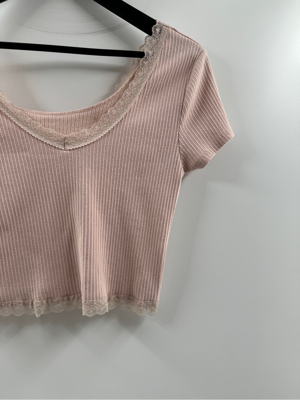 Aeropostale Light Pink Lace Trim Ribbed Crop Top Women's Large - Picture 3 of 8